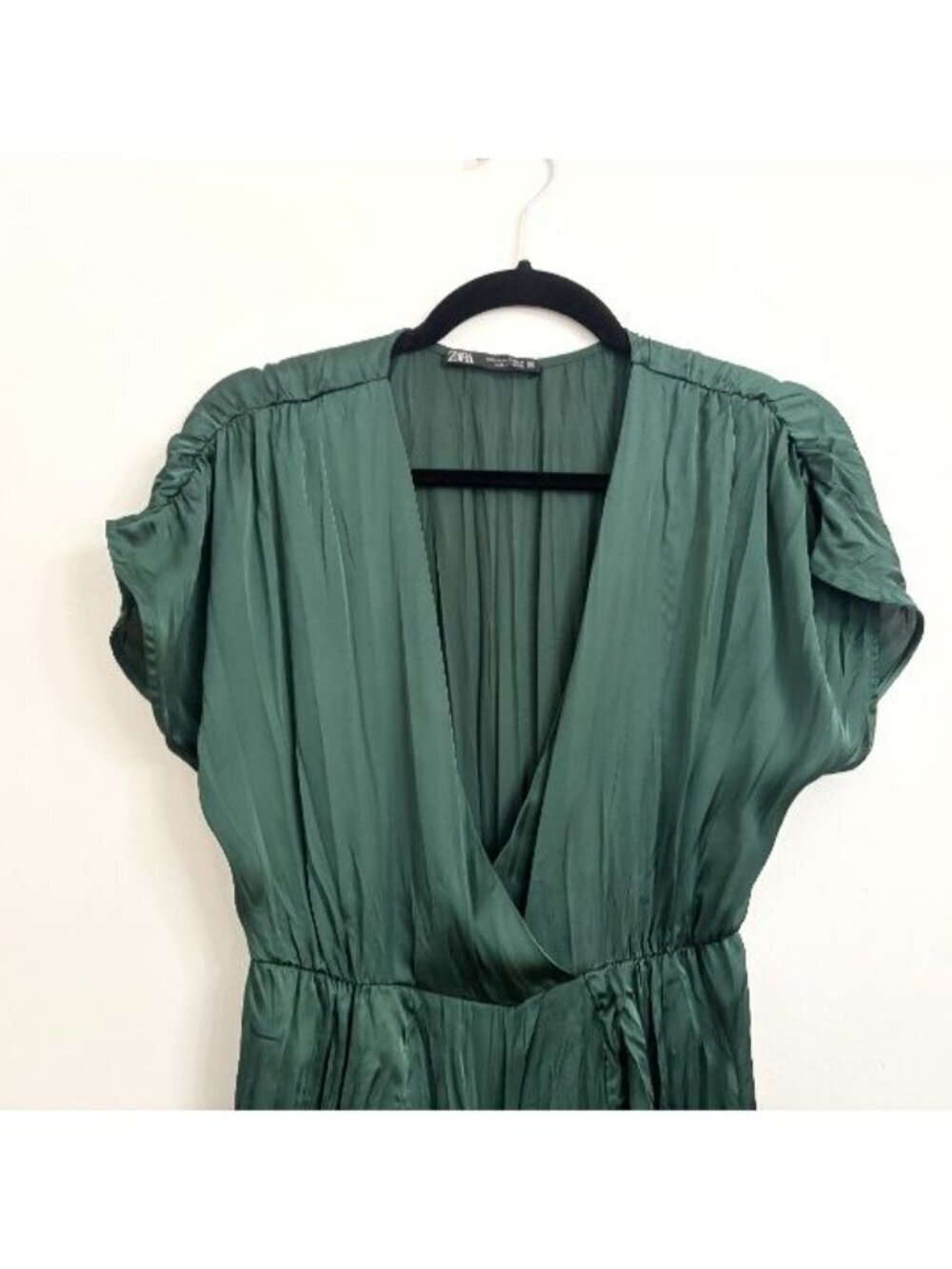 EUC Zara Satin Effect Emerald Green V Neck Jumpsuit - Sz XS - Picture 12 of 12